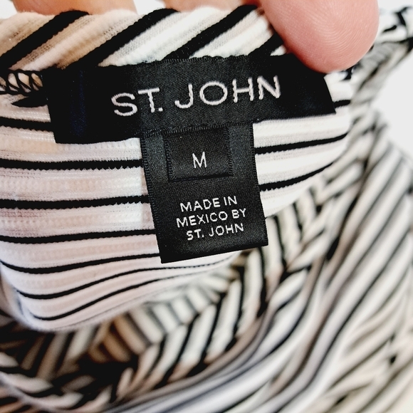 St.John Black White Ribbed Stripe Short Sleeve‎ Basic Top Size Medium - Picture 5 of 9